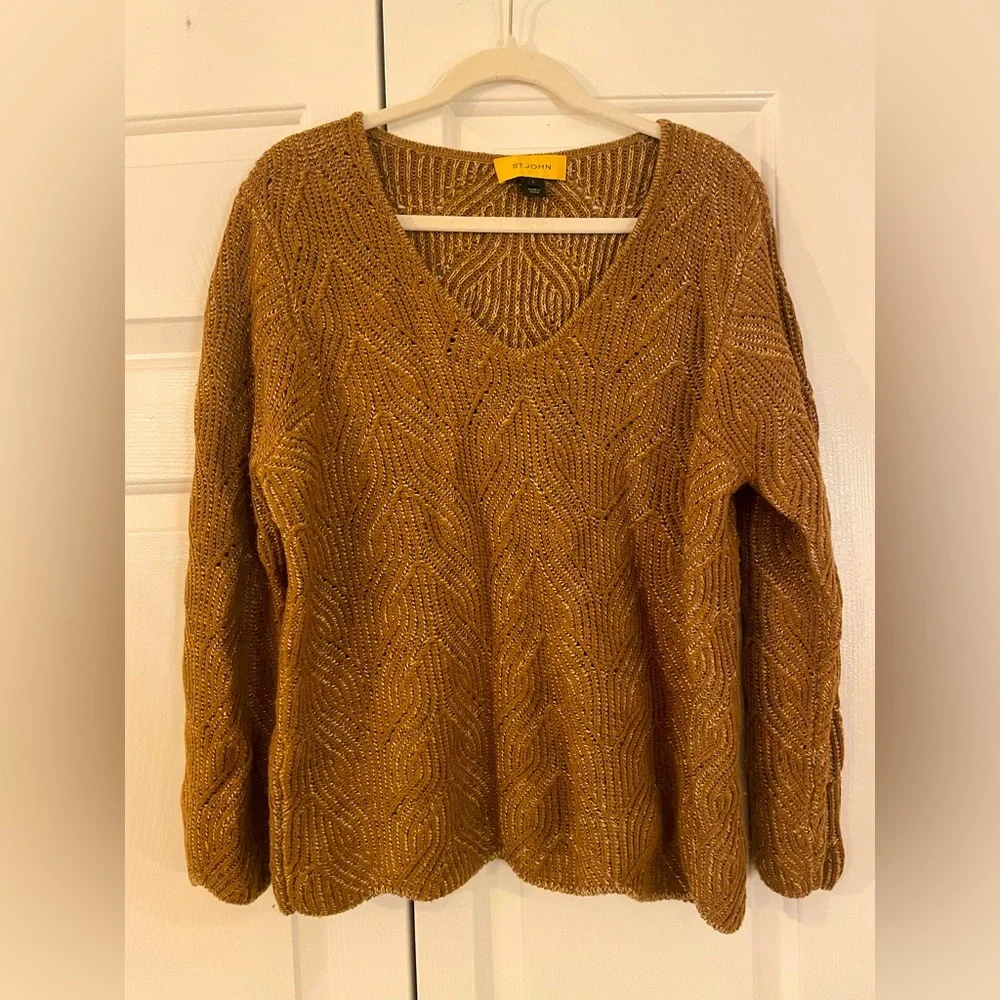 New without tags St. John woven tan wool v neck sweater - Picture 1 of 5